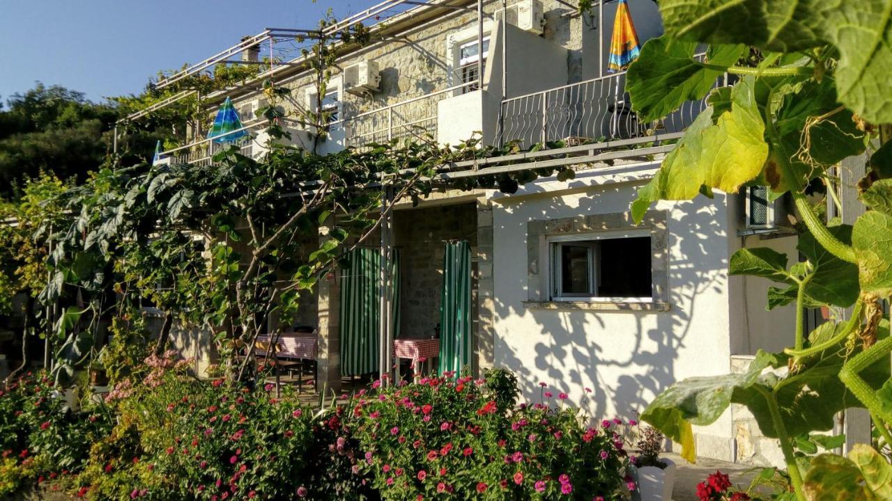 Apartmani Bosco Tivat Exterior foto